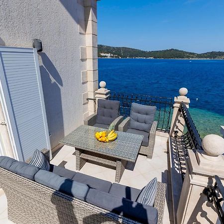 Seafront Apartment Duo Vis Luaran gambar