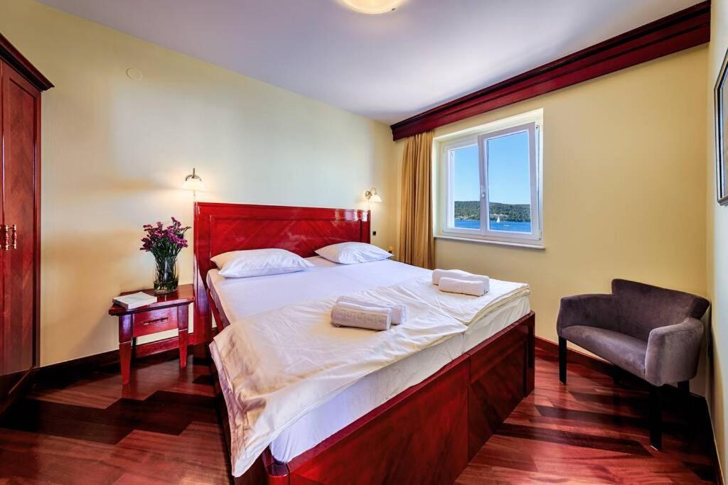 Seafront Apartment Duo Vis Luaran gambar