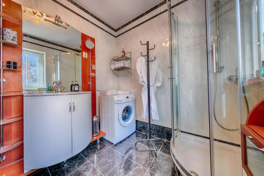 Seafront Apartment Duo Vis Luaran gambar
